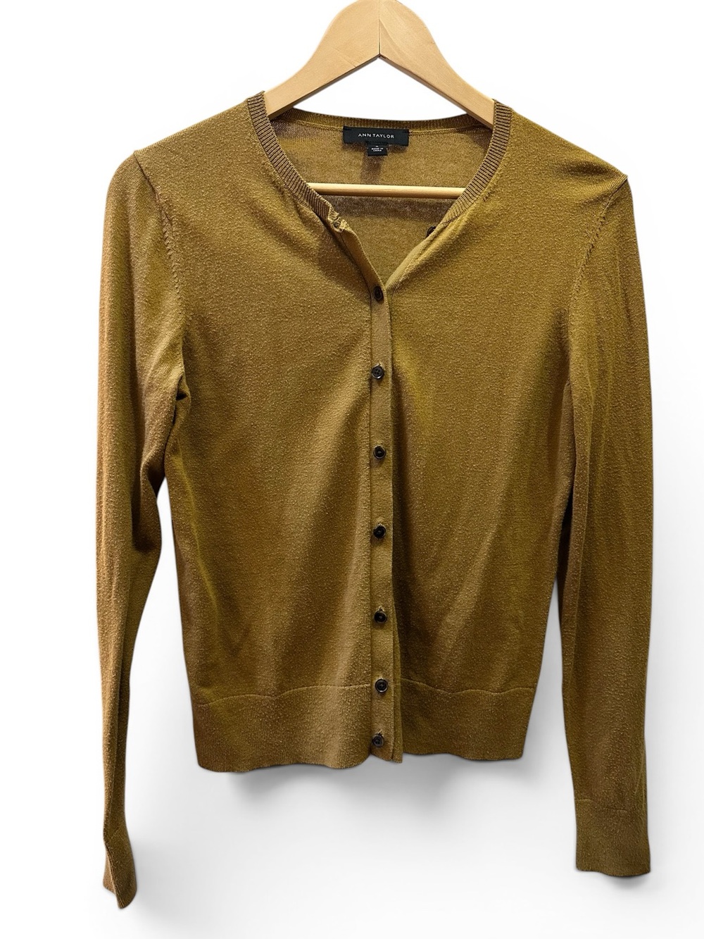 Ann Taylor lightweight crewneck cardigan. Sz. M.
